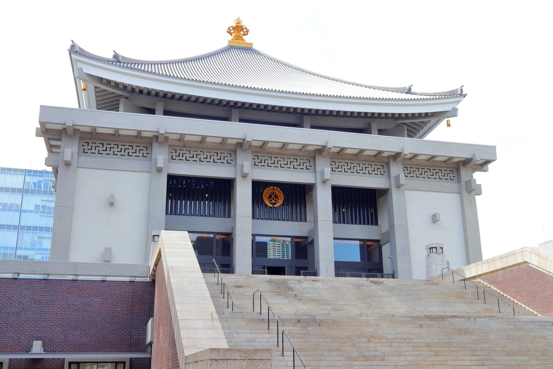 主会場の北御堂（本願寺津村別院）の外観